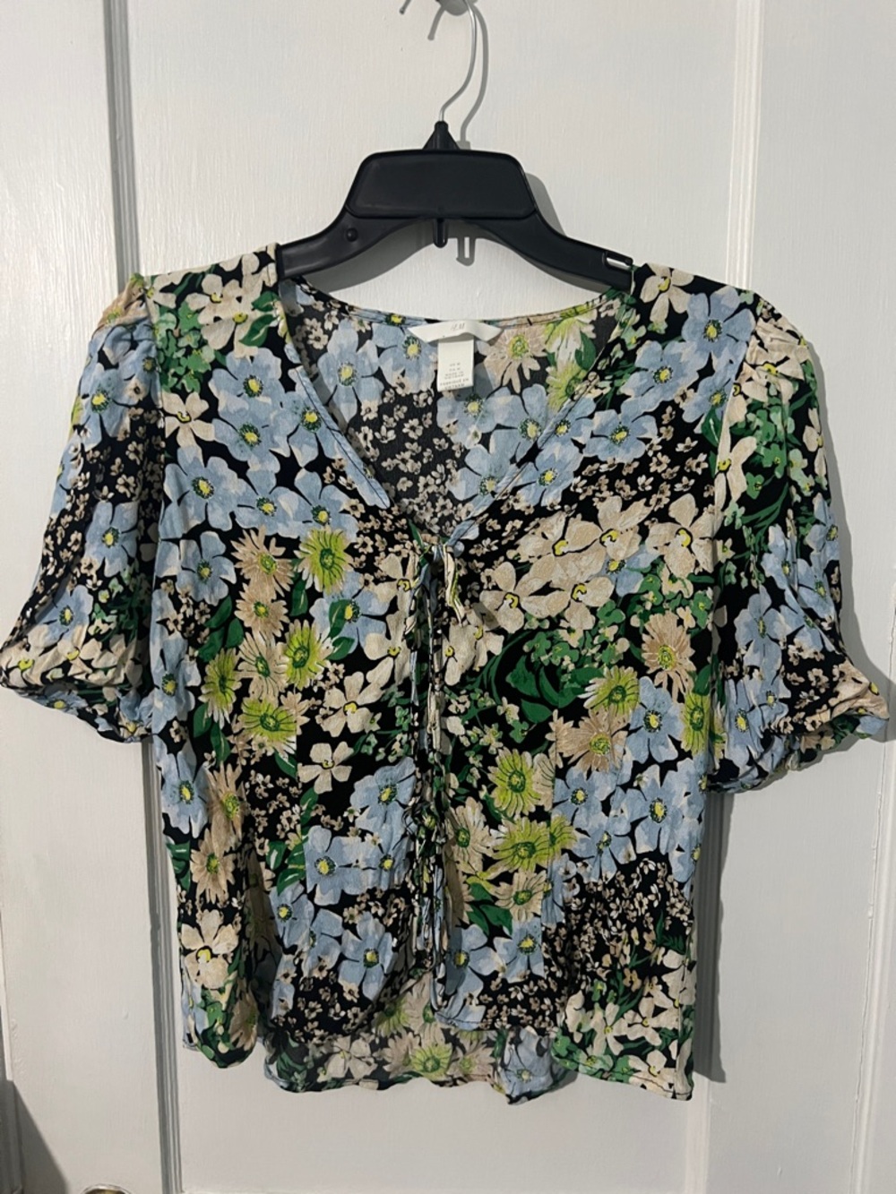 H&M Black Floral Tie-Front Short Sleeve Blouse